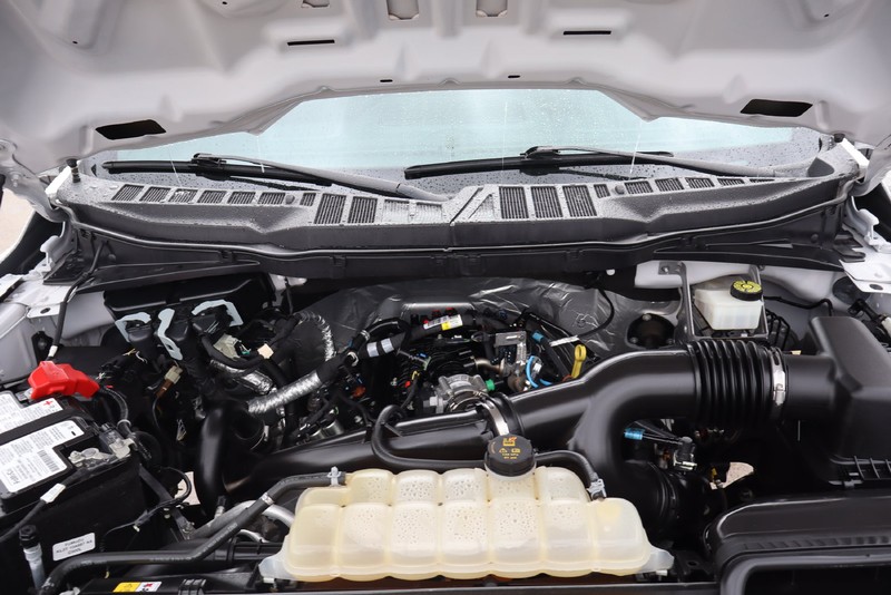 Ford F-150 Vehicle Full-screen Gallery Image 12