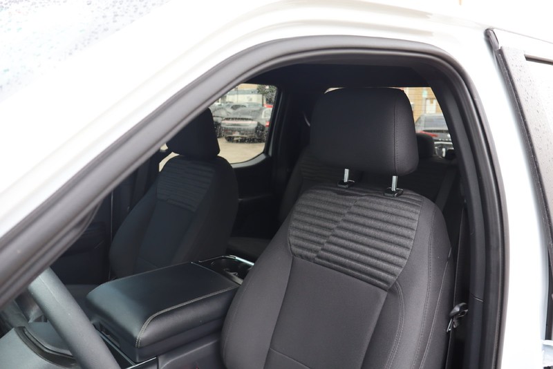 Ford F-150 Vehicle Full-screen Gallery Image 16