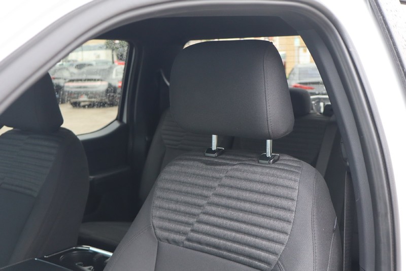 Ford F-150 Vehicle Full-screen Gallery Image 17