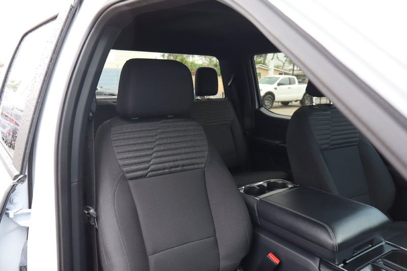 Ford F-150 Vehicle Full-screen Gallery Image 19