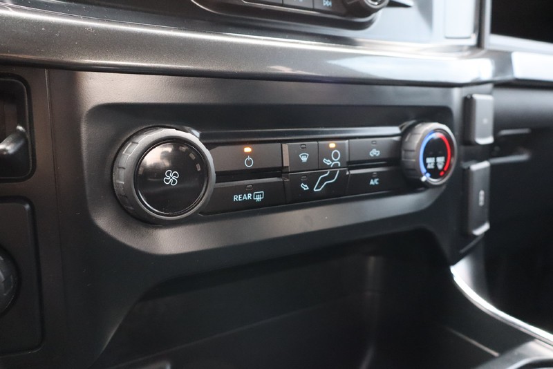 Ford F-150 Vehicle Full-screen Gallery Image 27
