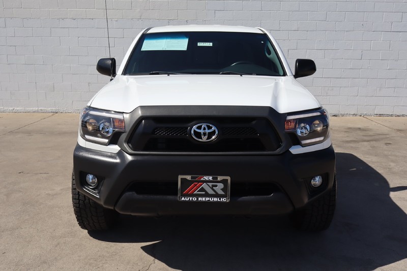 Toyota Tacoma Vehicle Full-screen Gallery Image 03