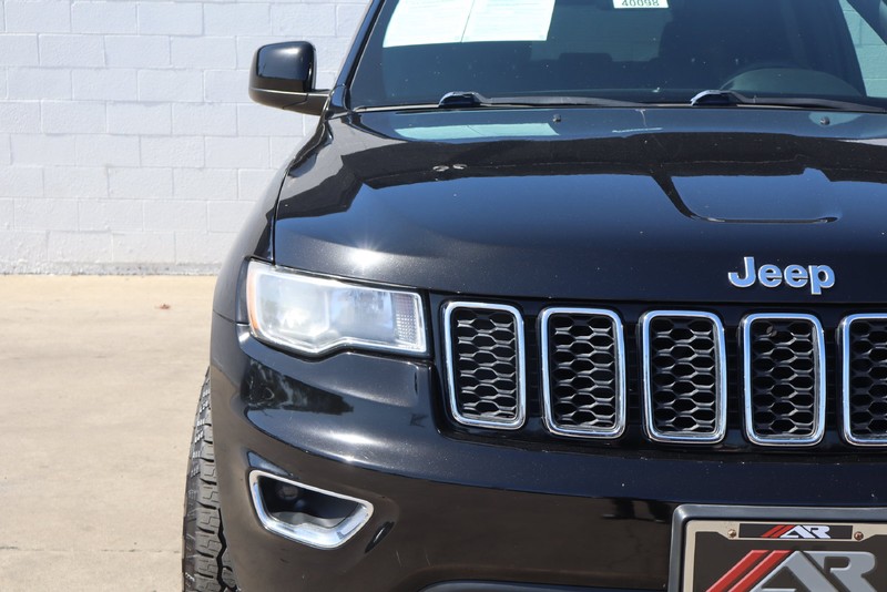Jeep Grand Cherokee Vehicle Full-screen Gallery Image 03