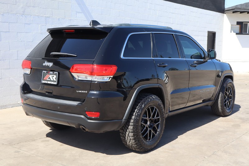 Jeep Grand Cherokee Vehicle Full-screen Gallery Image 05