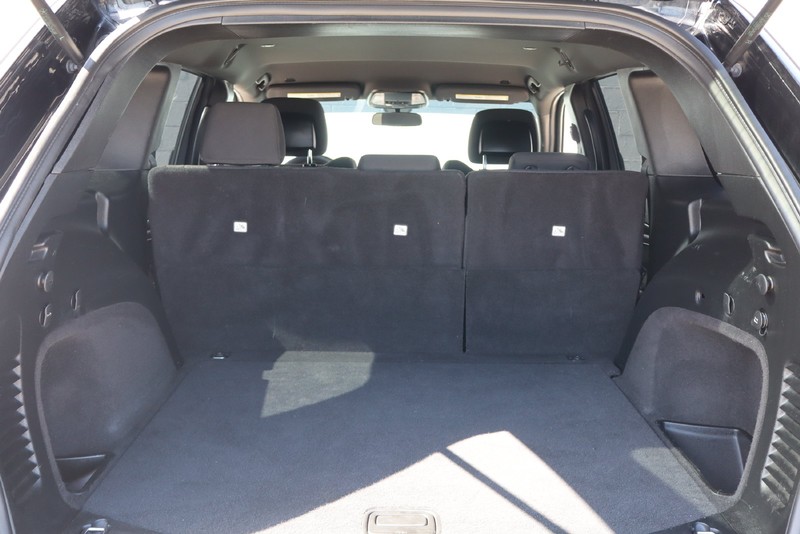 Jeep Grand Cherokee Vehicle Full-screen Gallery Image 08