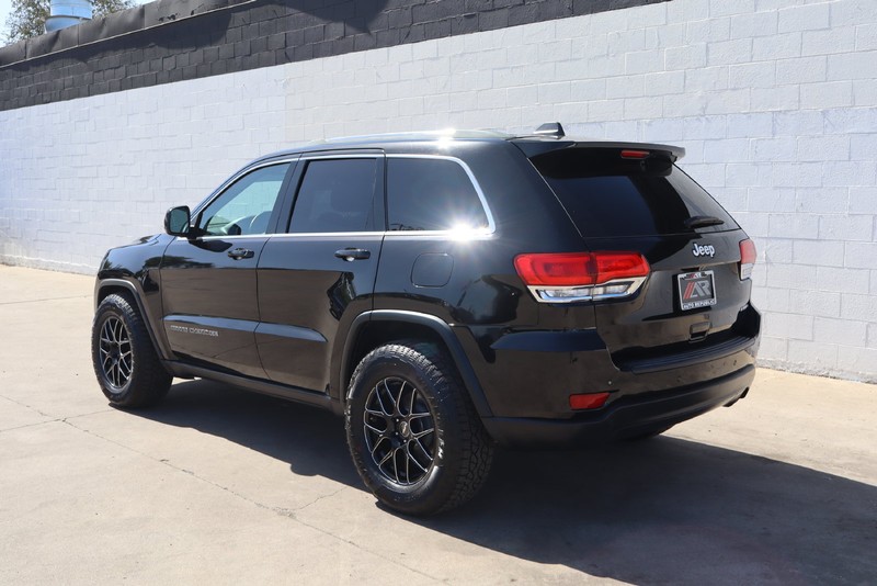 Jeep Grand Cherokee Vehicle Full-screen Gallery Image 09