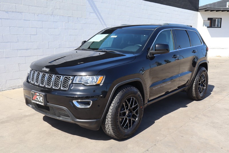 Jeep Grand Cherokee Vehicle Full-screen Gallery Image 11