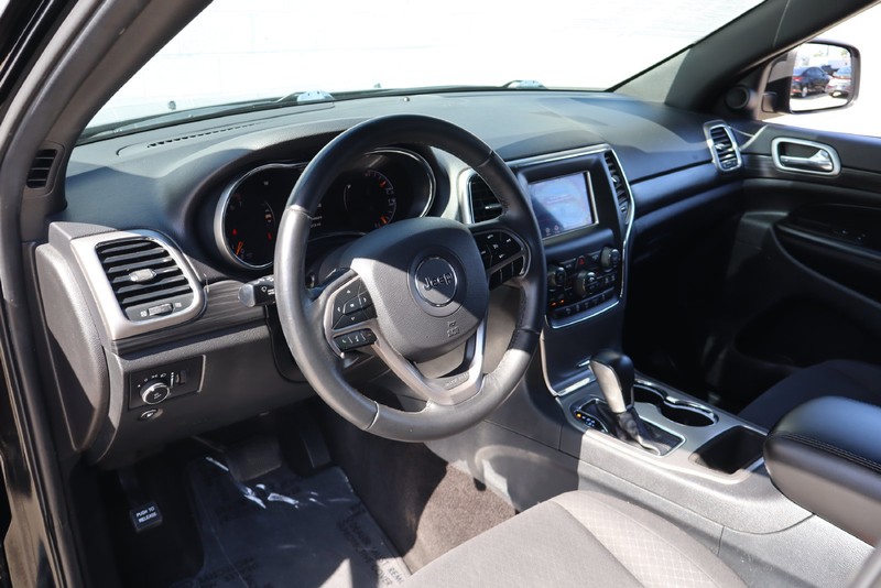 Jeep Grand Cherokee Vehicle Full-screen Gallery Image 15
