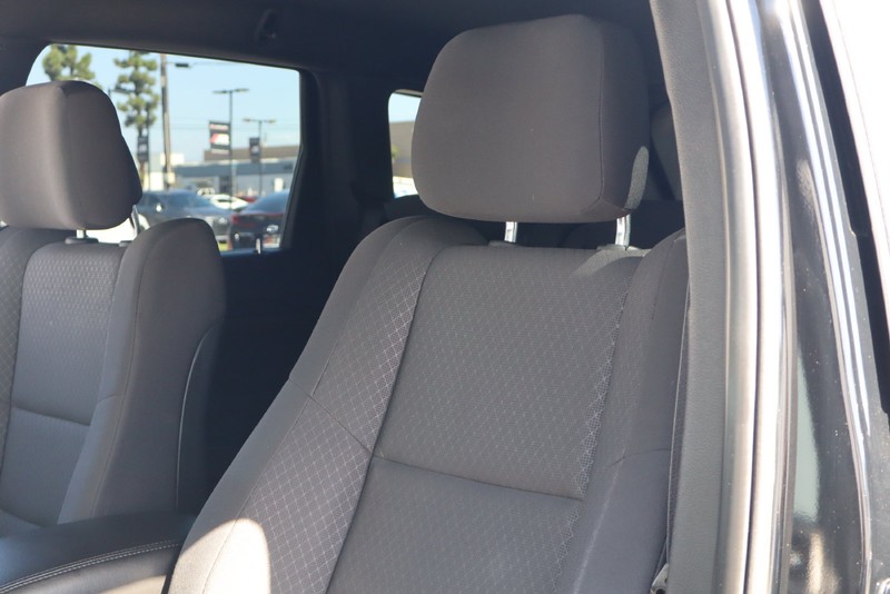 Jeep Grand Cherokee Vehicle Full-screen Gallery Image 17