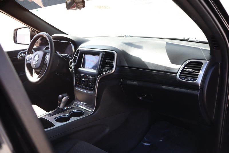Jeep Grand Cherokee Vehicle Full-screen Gallery Image 18