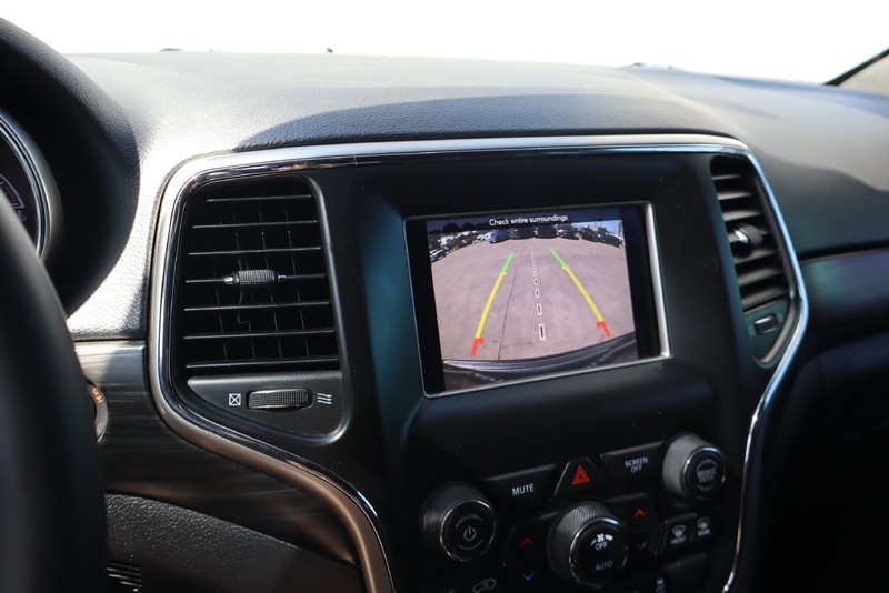Jeep Grand Cherokee Vehicle Full-screen Gallery Image 26