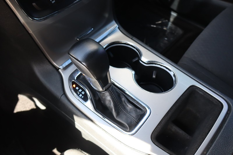 Jeep Grand Cherokee Vehicle Full-screen Gallery Image 27