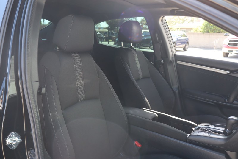 Honda Civic Hatchback Vehicle Full-screen Gallery Image 19