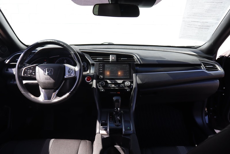 Honda Civic Hatchback Vehicle Full-screen Gallery Image 21