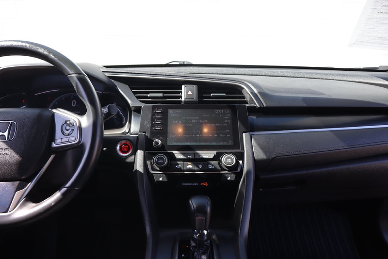 Honda Civic Hatchback Vehicle Full-screen Gallery Image 24