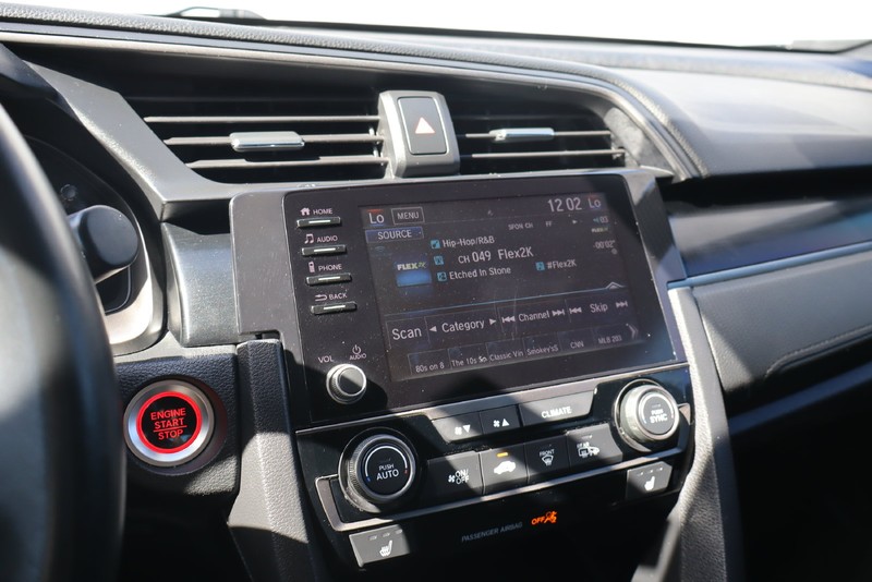 Honda Civic Hatchback Vehicle Full-screen Gallery Image 25