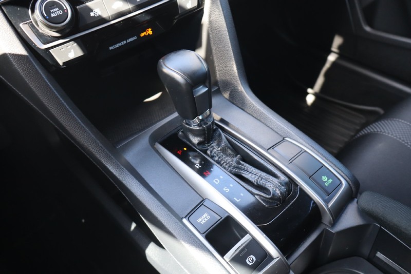 Honda Civic Hatchback Vehicle Full-screen Gallery Image 27