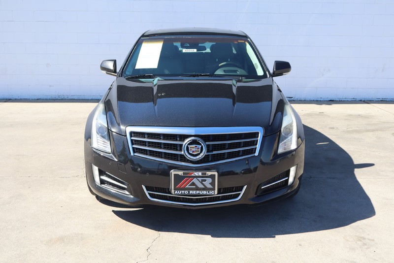 Cadillac ATS Vehicle Full-screen Gallery Image 02