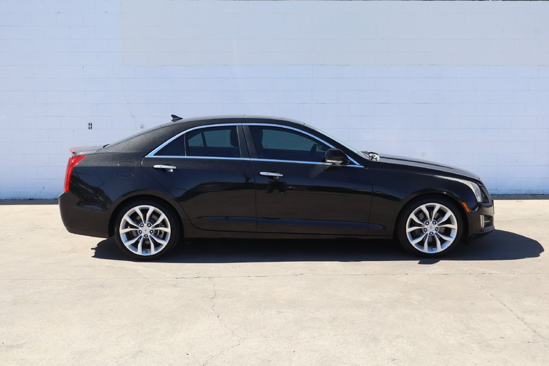 Cadillac ATS Vehicle Full-screen Gallery Image 04