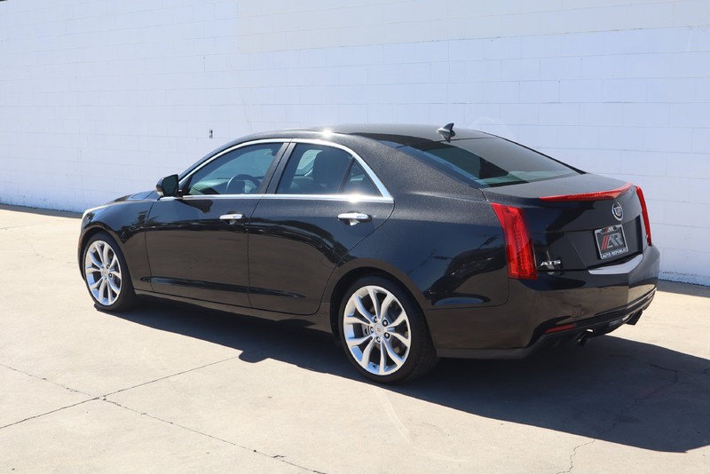 Cadillac ATS Vehicle Full-screen Gallery Image 10