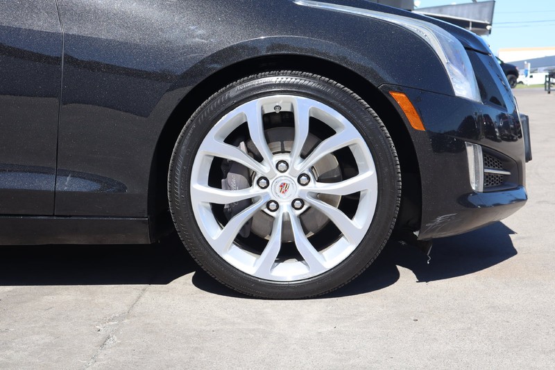 Cadillac ATS Vehicle Full-screen Gallery Image 14
