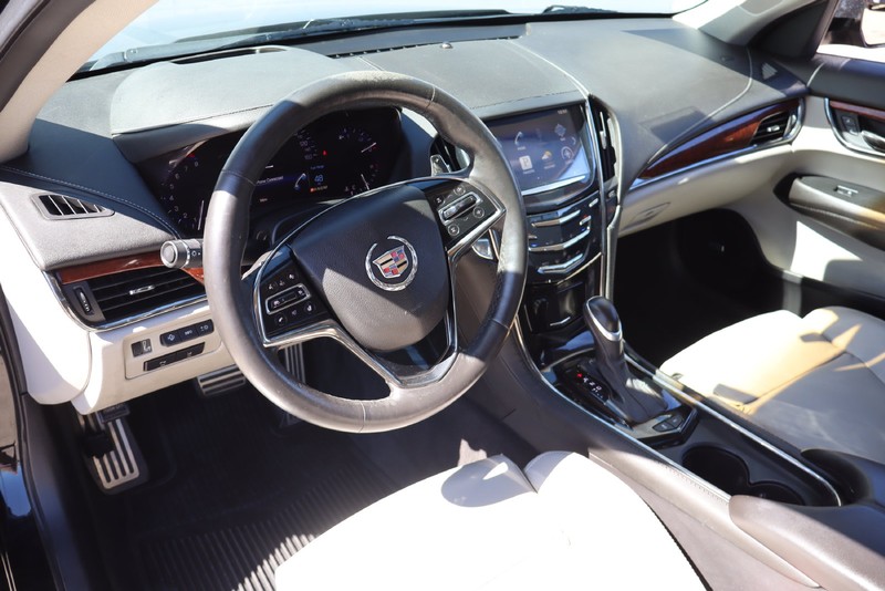 Cadillac ATS Vehicle Full-screen Gallery Image 16