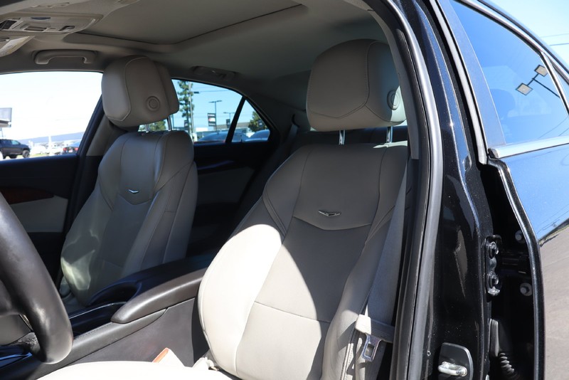 Cadillac ATS Vehicle Full-screen Gallery Image 17