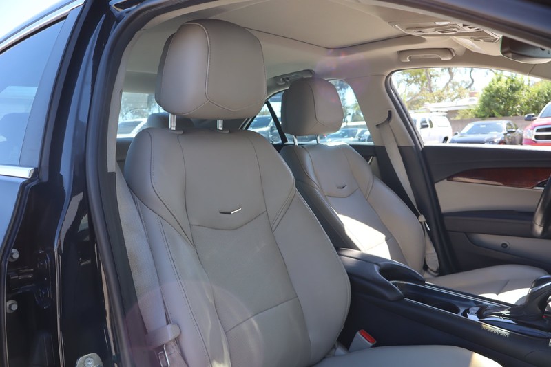 Cadillac ATS Vehicle Full-screen Gallery Image 21