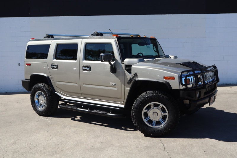 HUMMER H2 Vehicle Full-screen Gallery Image 01