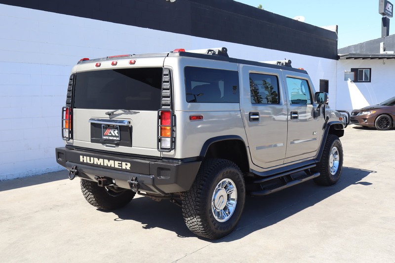HUMMER H2 Vehicle Full-screen Gallery Image 05
