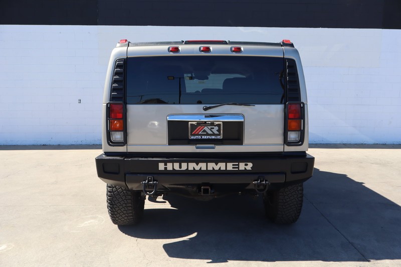 HUMMER H2 Vehicle Full-screen Gallery Image 07