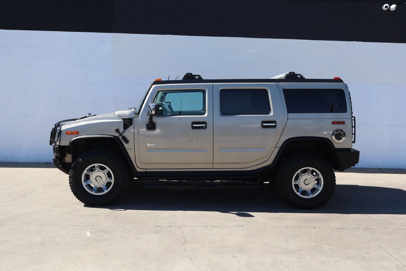 HUMMER H2 Vehicle Full-screen Gallery Image 11