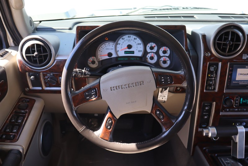 HUMMER H2 Vehicle Full-screen Gallery Image 26