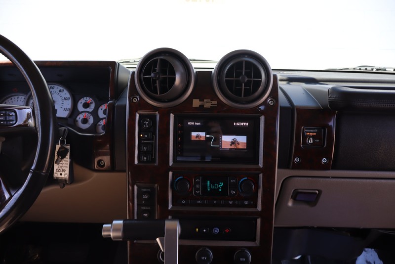 HUMMER H2 Vehicle Full-screen Gallery Image 27