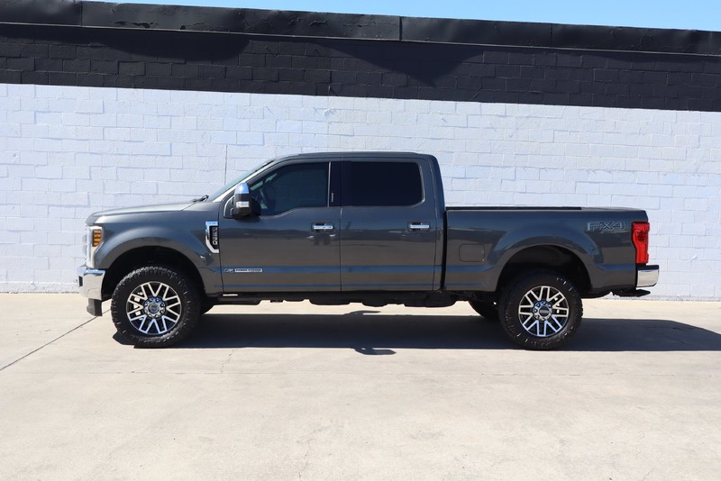 Ford Super Duty F-250 SRW Vehicle Full-screen Gallery Image 10