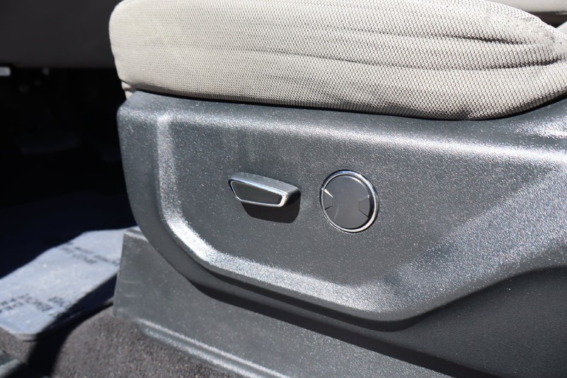 Ford Super Duty F-250 SRW Vehicle Full-screen Gallery Image 19