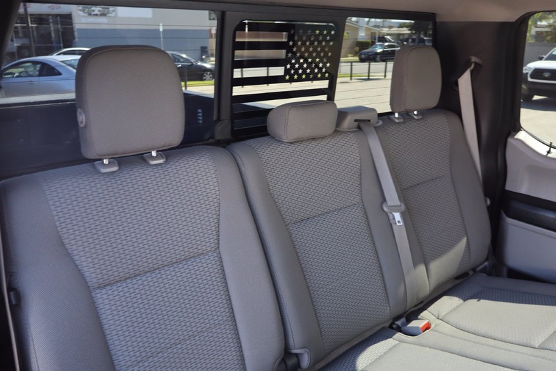 Ford Super Duty F-250 SRW Vehicle Full-screen Gallery Image 22