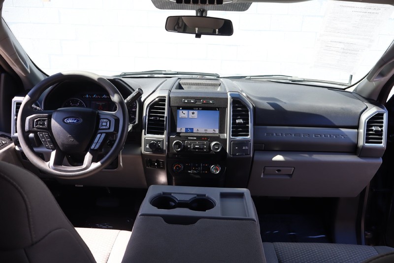Ford Super Duty F-250 SRW Vehicle Full-screen Gallery Image 23
