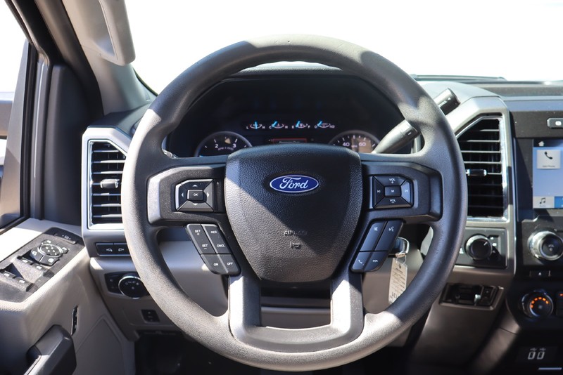 Ford Super Duty F-250 SRW Vehicle Full-screen Gallery Image 25