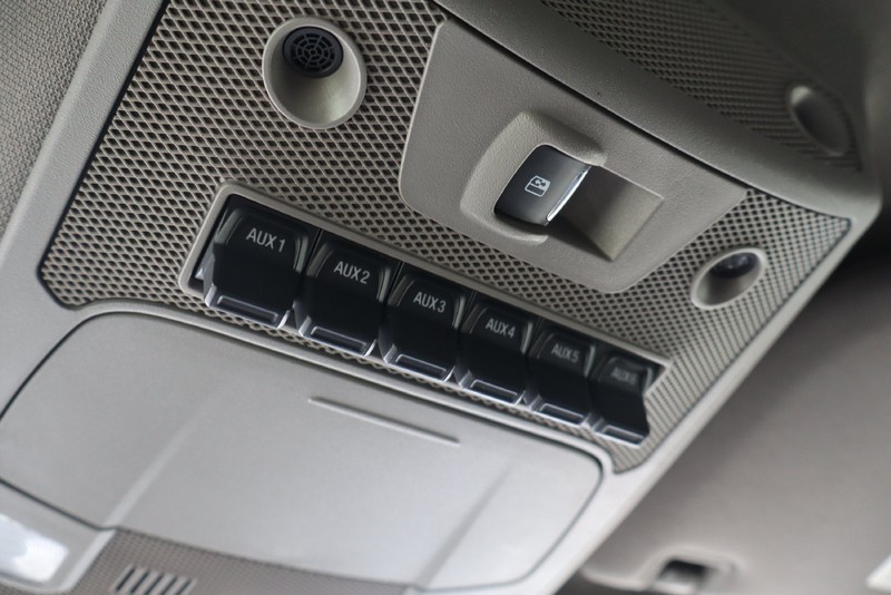 Ford Super Duty F-250 SRW Vehicle Full-screen Gallery Image 31