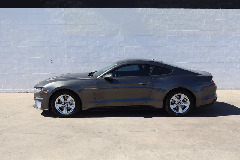 Ford Mustang Vehicle Full-screen Gallery Image 10