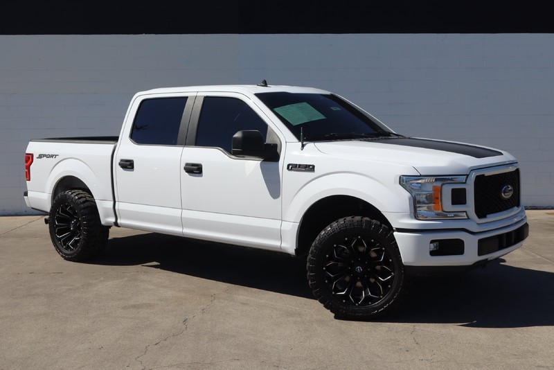 Ford F-150 Vehicle Full-screen Gallery Image 01