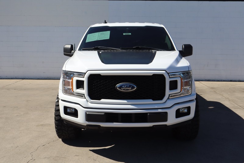 Ford F-150 Vehicle Full-screen Gallery Image 02
