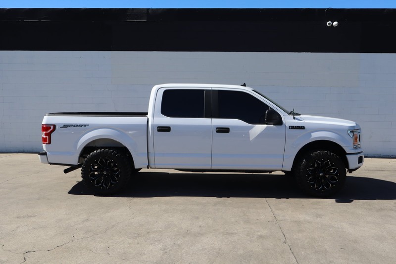 Ford F-150 Vehicle Full-screen Gallery Image 04