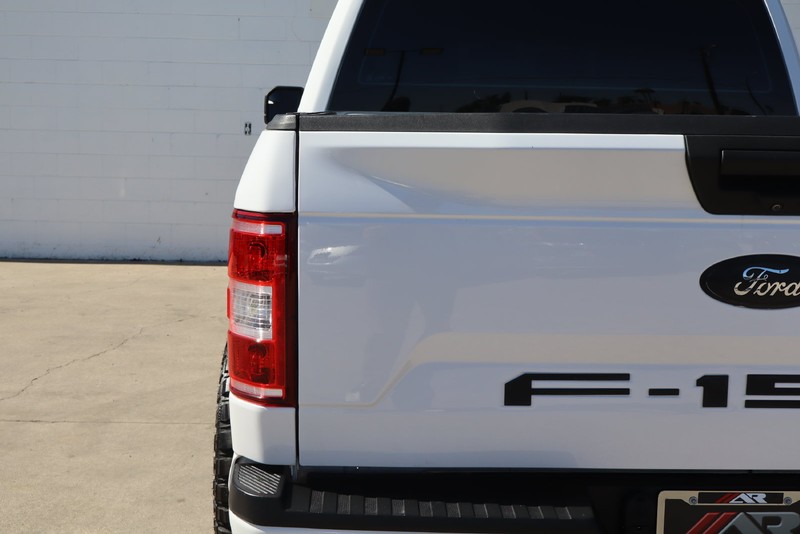 Ford F-150 Vehicle Full-screen Gallery Image 07