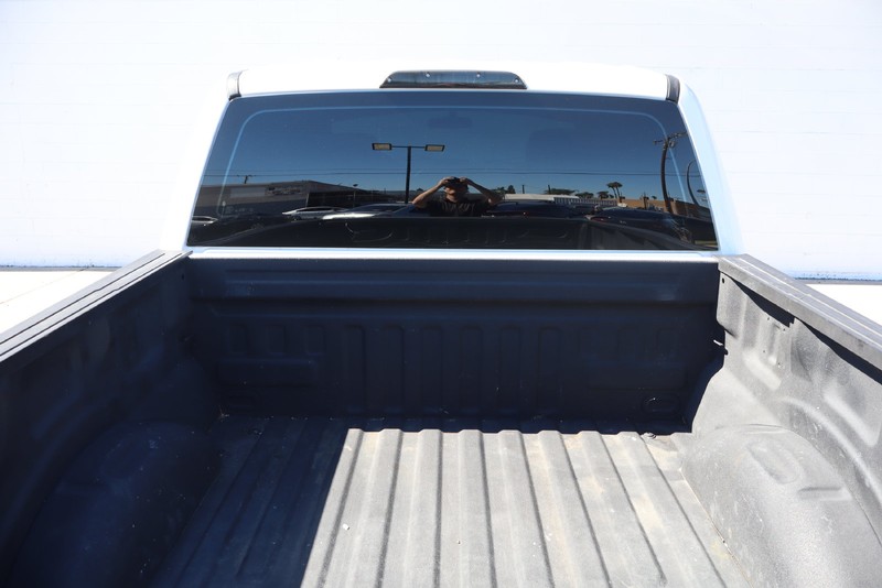 Ford F-150 Vehicle Full-screen Gallery Image 09