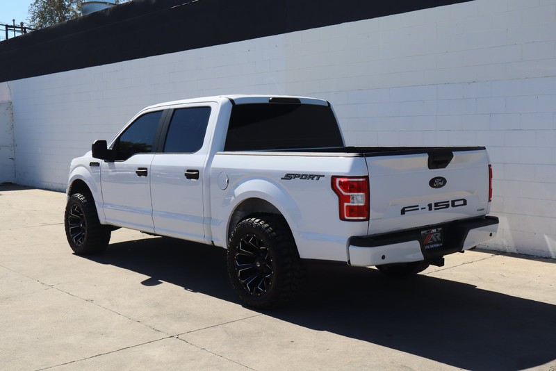 Ford F-150 Vehicle Full-screen Gallery Image 10