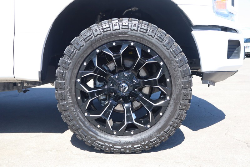 Ford F-150 Vehicle Full-screen Gallery Image 14
