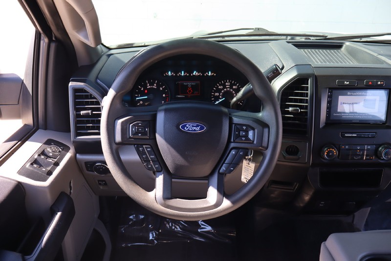 Ford F-150 Vehicle Full-screen Gallery Image 24