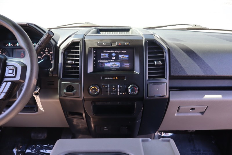 Ford F-150 Vehicle Full-screen Gallery Image 25